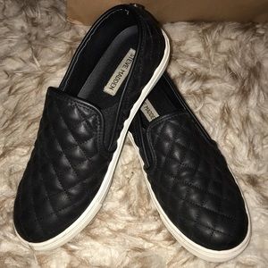 Steve Madden black slip on shoes